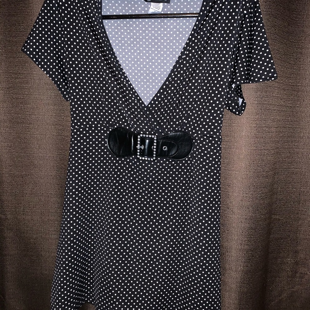 Flattering Black/White Polka Dot Tunic w/ Ties